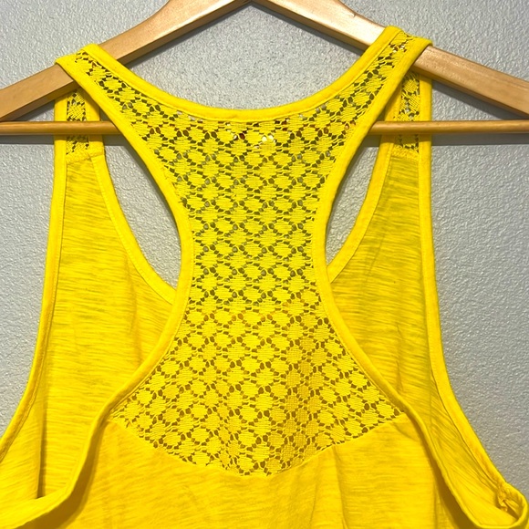 Arizona Jean Company Yellow Sleeveless Crop‎ Tank Top - Picture 3 of 5